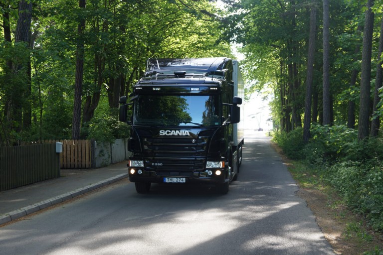 Åhus Åkeri lastbil skogen